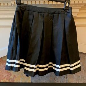 HOT TOPIC Black and White Skirt